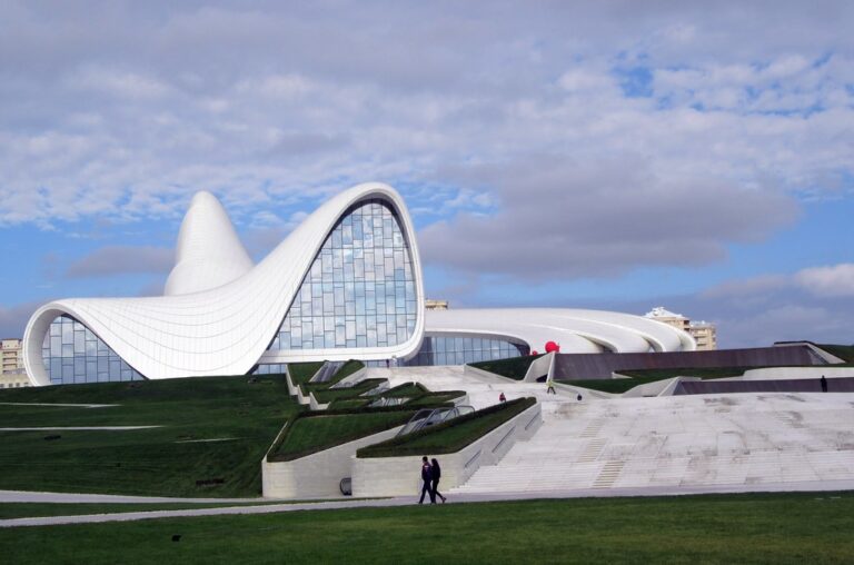 Heydar Aliyev Center, Azerbaijan, Zaha Hadid, Arqutiectura Contemporánea